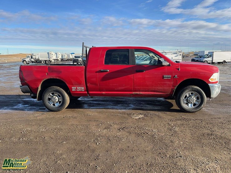 2011-dodge-3500-image-9