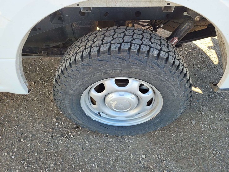 2017-ford-f150-xl-image-17