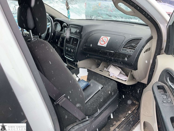 2015-ram-tradesman-image-25