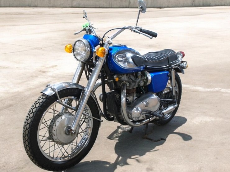 1968-kawasaki-w2-motorcycle-image-5