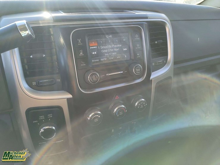 2015-dodge-3500-image-16