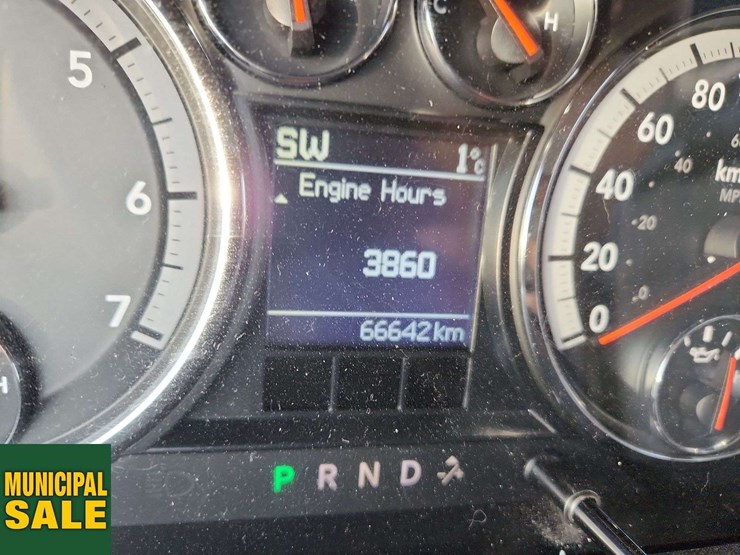 2011-dodge-1500-image-15