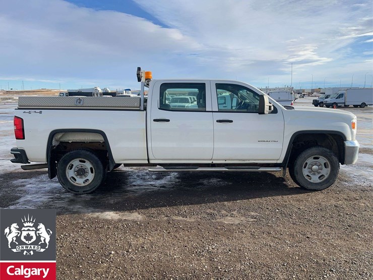 2015-gmc-sierra-2500hd-image-8
