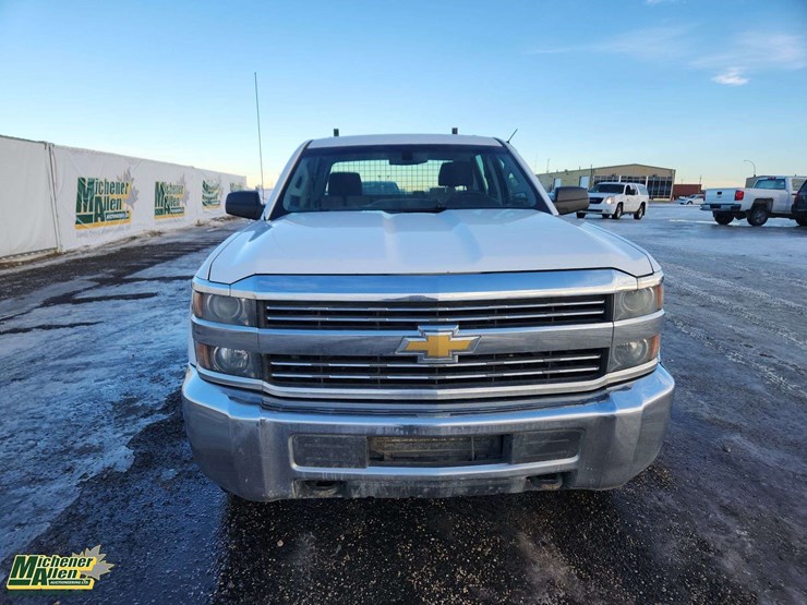 2015-chevrolet-silverado-2500hd-image-6