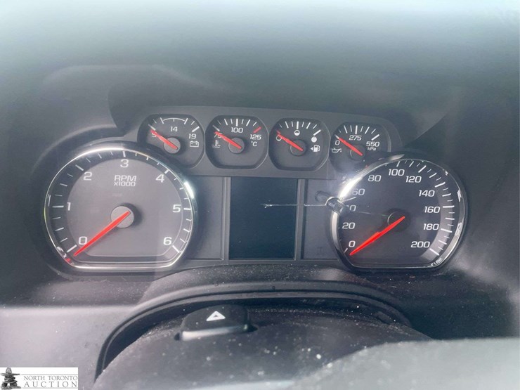 2015-chevrolet-tahoe-image-11