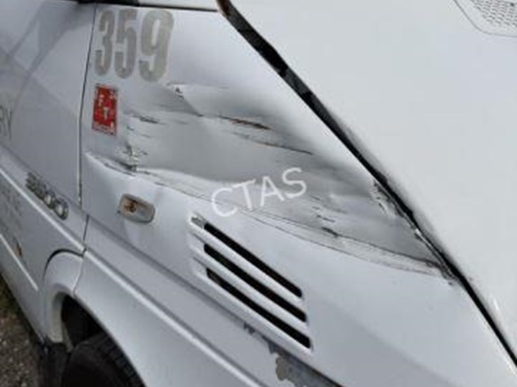 2005-dodge-3500-image-6