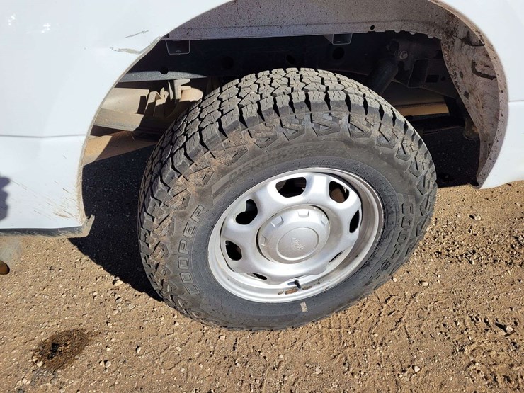 2017-ford-f150-xl-image-16