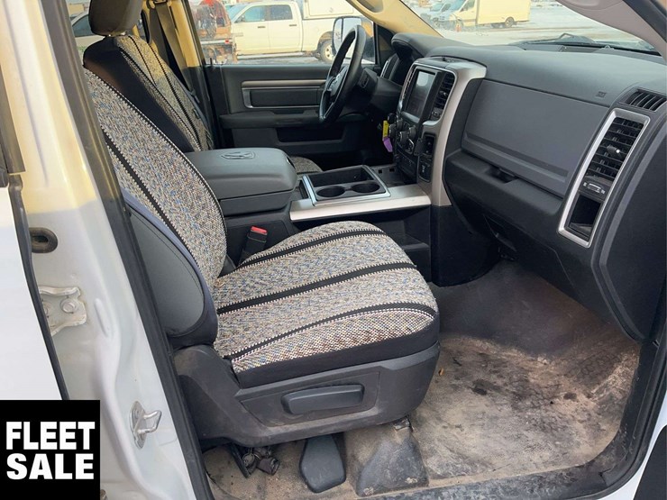 2015-dodge-1500-image-18