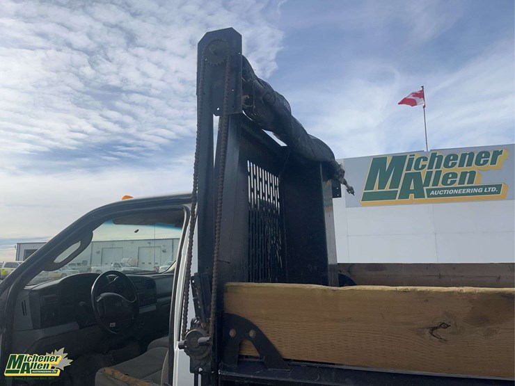 2005-ford-f550-image-18