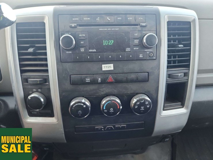 2012-dodge-1500-image-21