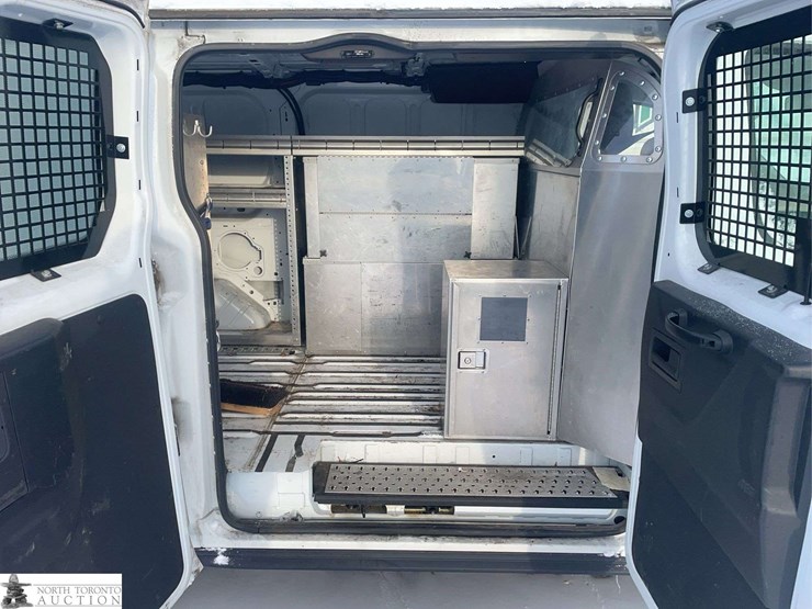 2016-ford-transit-image-25