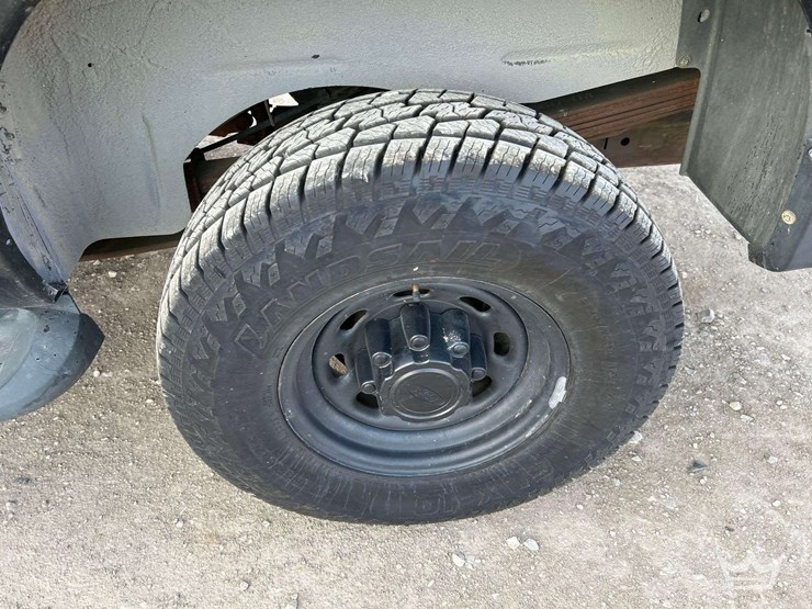 2005-ford-excursion-image-26