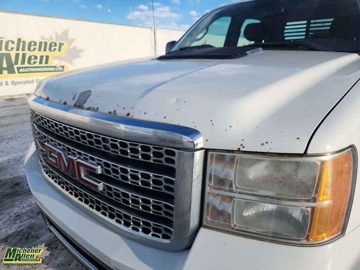 2013-gmc-sierra-2500hd-image-39