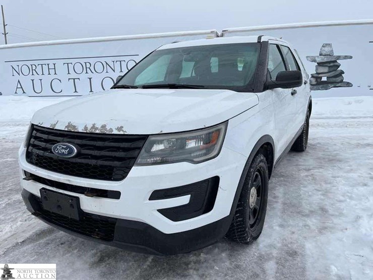 2017-ford-explorer-image-1