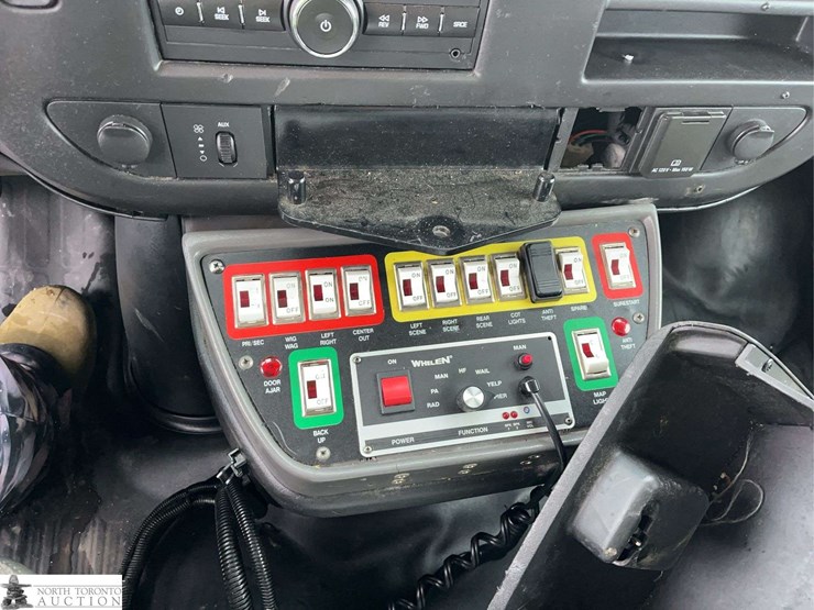 2017-chevrolet-express-g3500-image-21