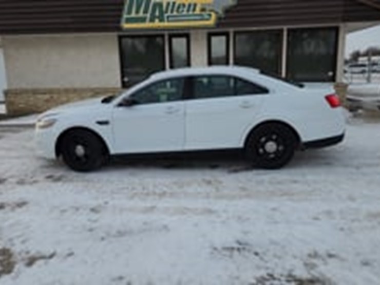 2014-ford-taurus-police-image-5