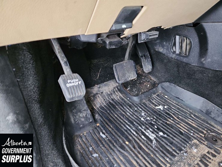 2017-ford-explorer-image-25