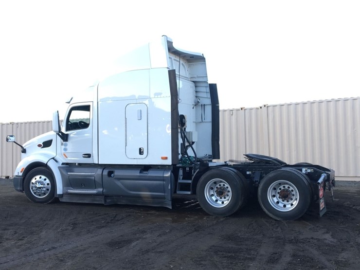 2016-peterbilt-579-image-4