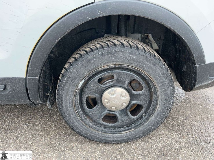 2018-ford-explorer-image-12