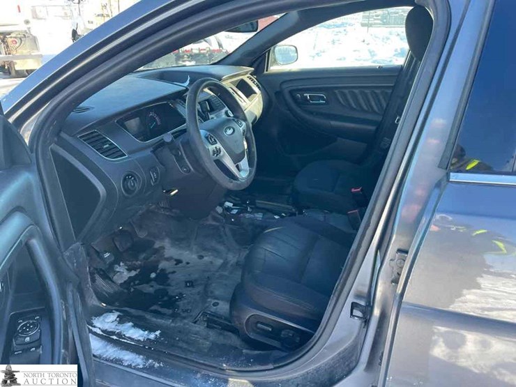 2017-ford-taurus-police-inte-image-24