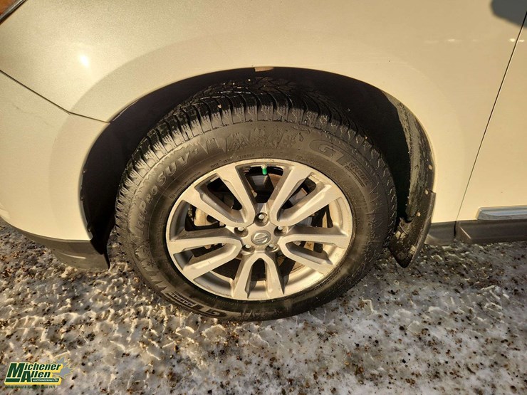 2015-nissan-pathfinder-image-10