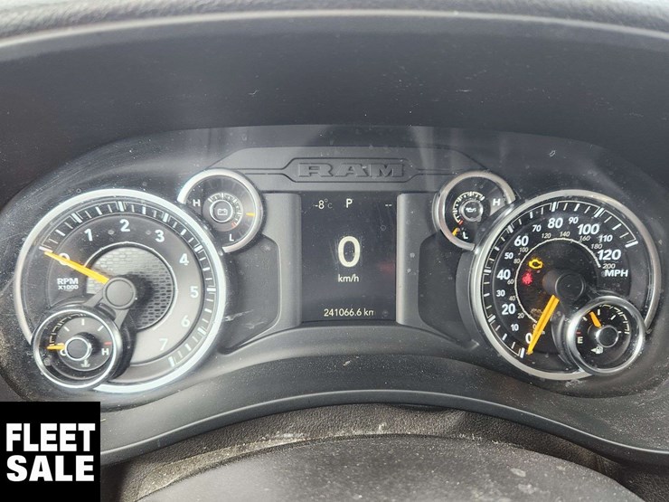 2019-dodge-2500-image-14