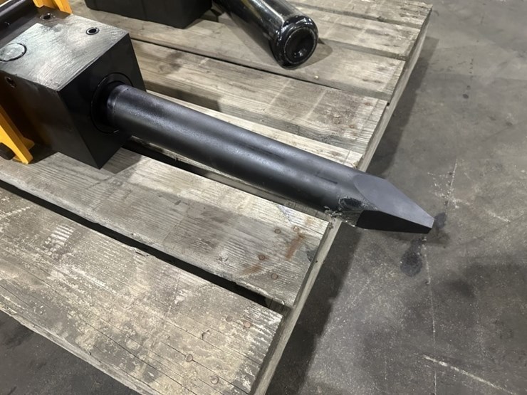 2025-giyi-680-hydraulic-breaker-image-5