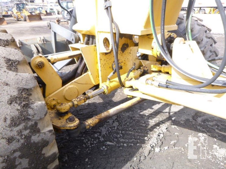 2004-volvo-g86-image-33