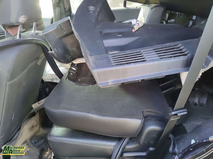 2018-ford-explorer-image-10