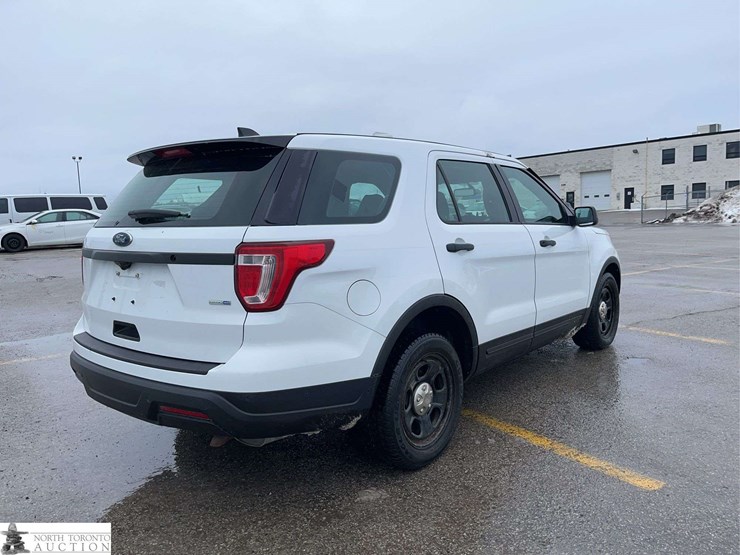 2019-ford-explorer-image-4