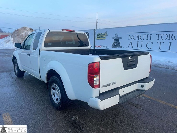 2017-nissan-frontier-image-3