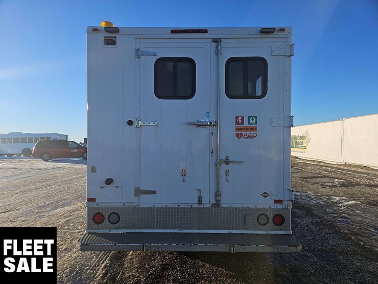 2012-ford-e-series-s/a-service-cube-van-image-7