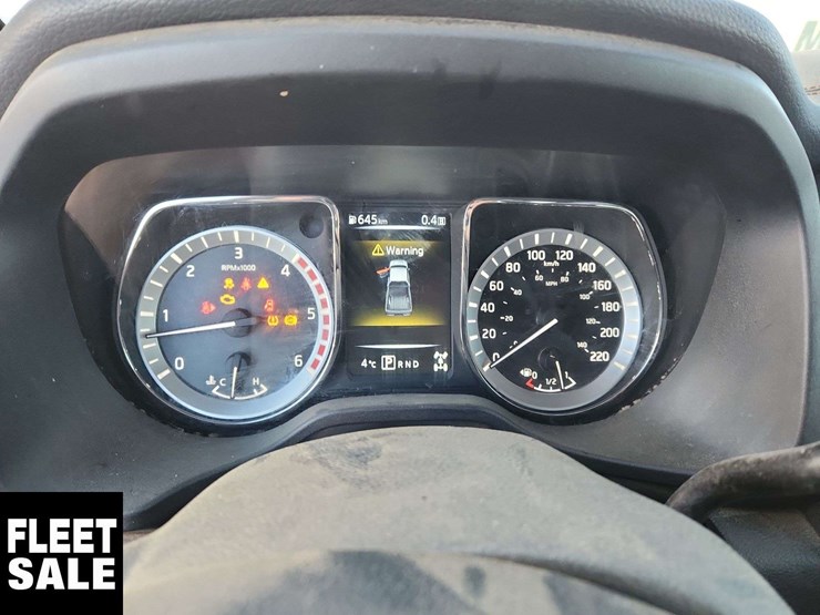 2016-nissan-titan-image-18