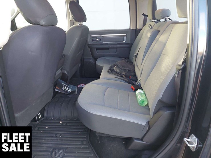 2023-ram-1500-classic-image-15