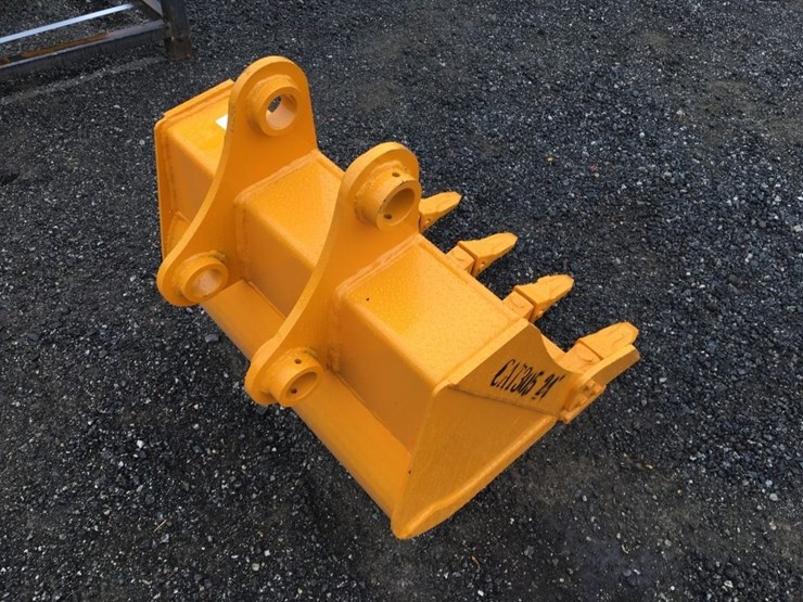 2025-caterpillar-305-image-2