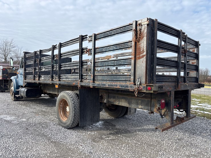 1995-international-4700-image-16