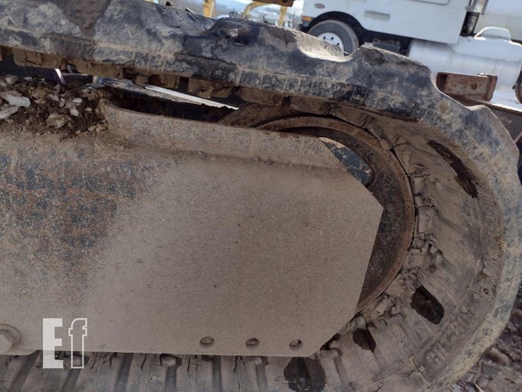 2013-deere-35d-image-39