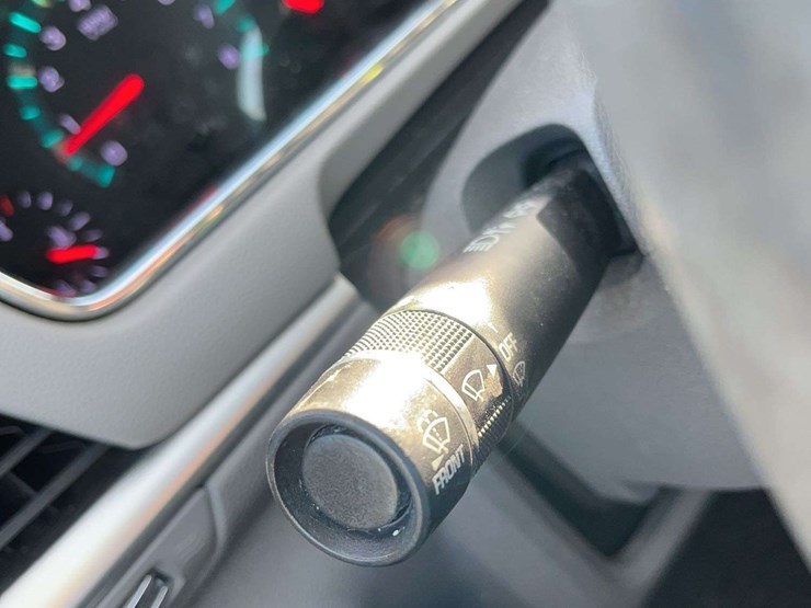 2013-chevrolet-traverse-image-21