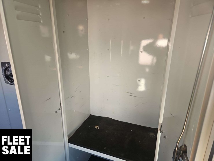 2012-ford-e-series-s/a-service-cube-van-image-42