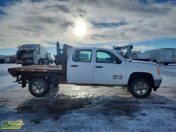 2013-gmc-sierra-2500hd-image-11