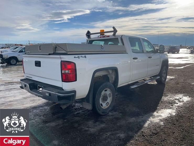 2015-gmc-sierra-2500hd-image-4