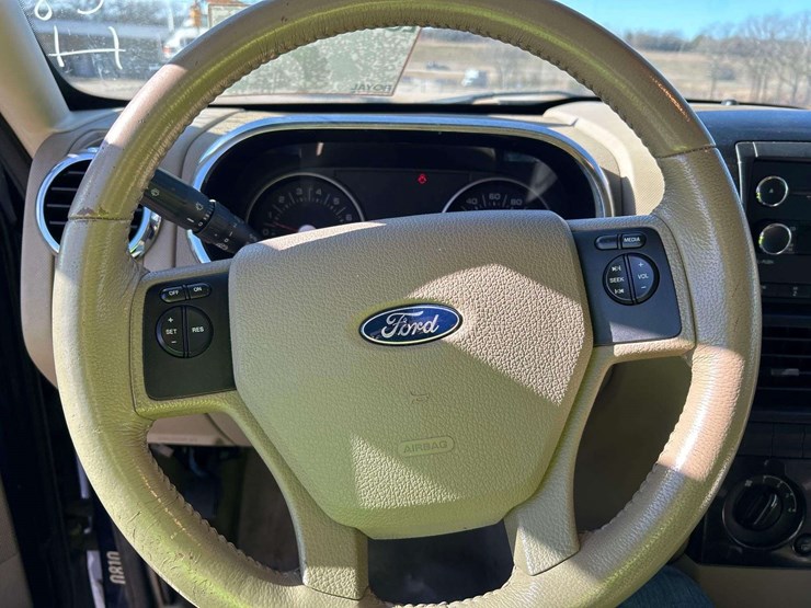 2008-ford-explorer-image-14