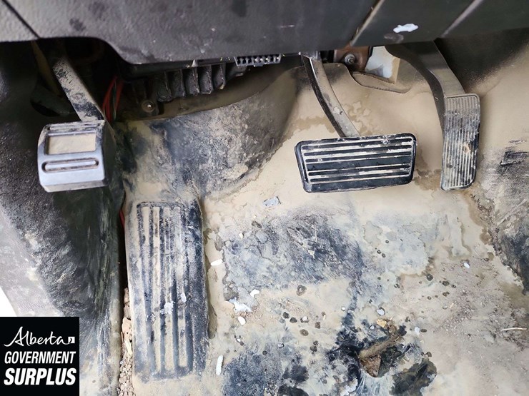 2016-chevrolet-silverado-2500hd-image-24