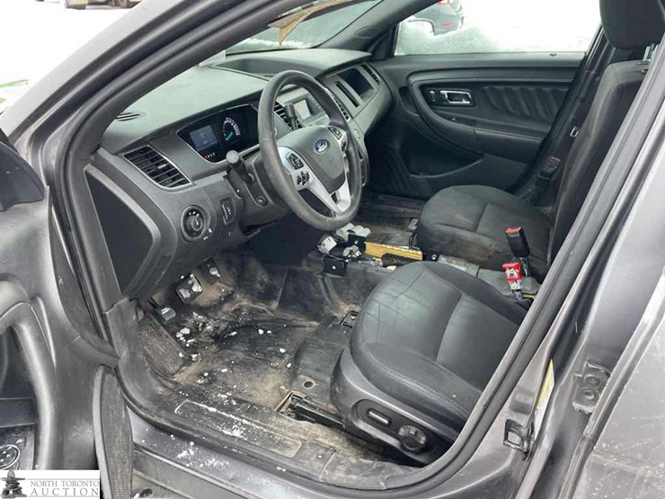 2018-ford-taurus-police-inte-image-13