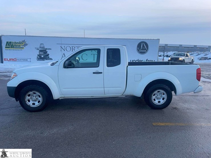 2017-nissan-frontier-image-2