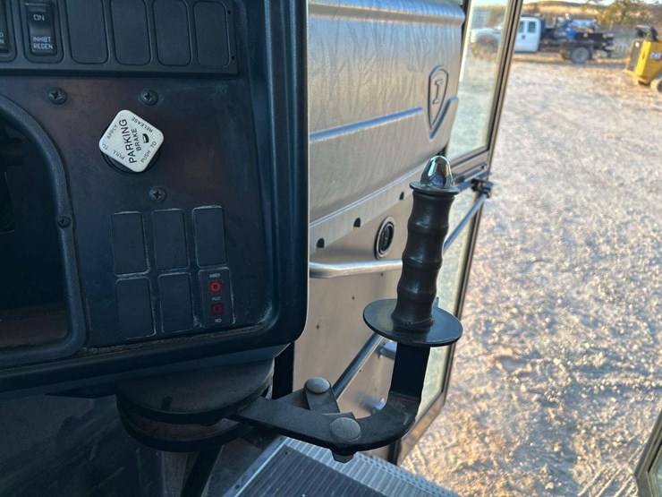 2009-ic-corporation-pb105-school-bus-image-16