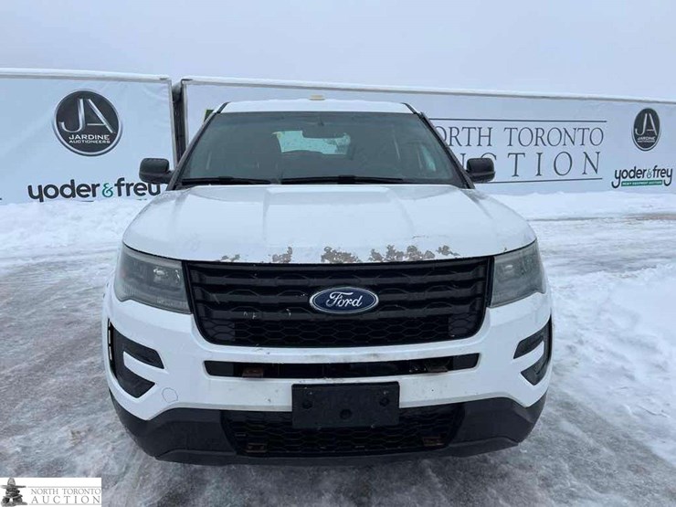 2017-ford-explorer-image-5