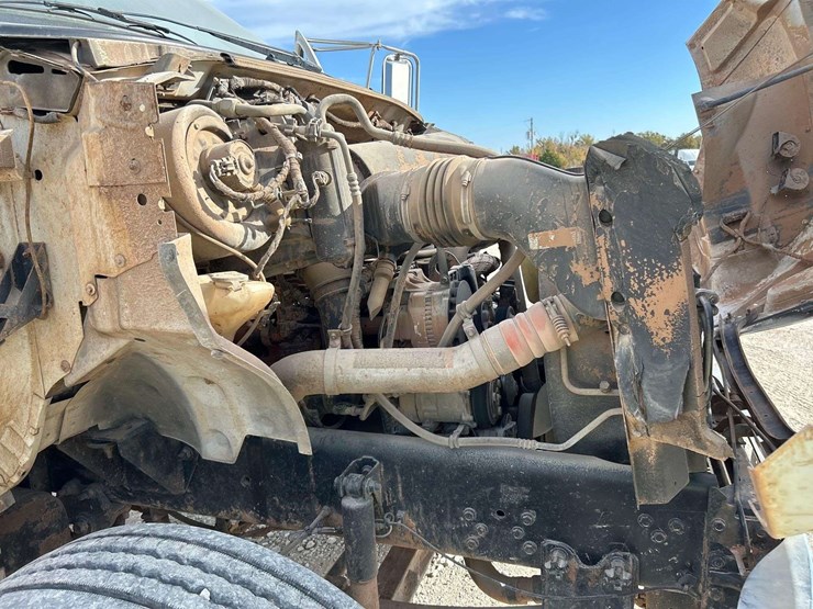 2014-freightliner-derrick-digger-image-9