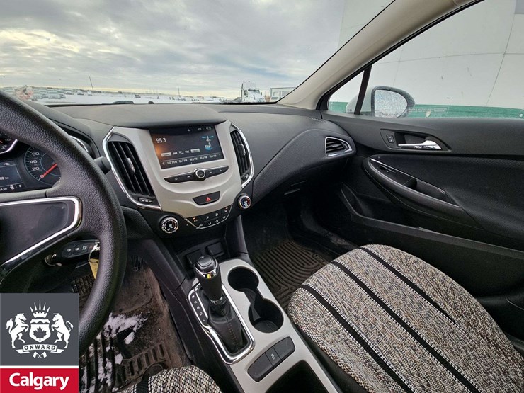 non-operable-2017-chevrolet-cruze-ls-4dr-sedan-image-26