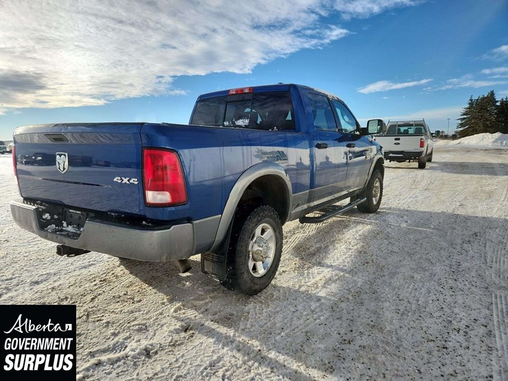 2011-dodge-2500-image-4